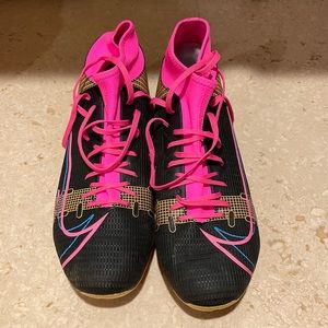 Mens Nike mercurials custom cleats size 10.5. Worn once